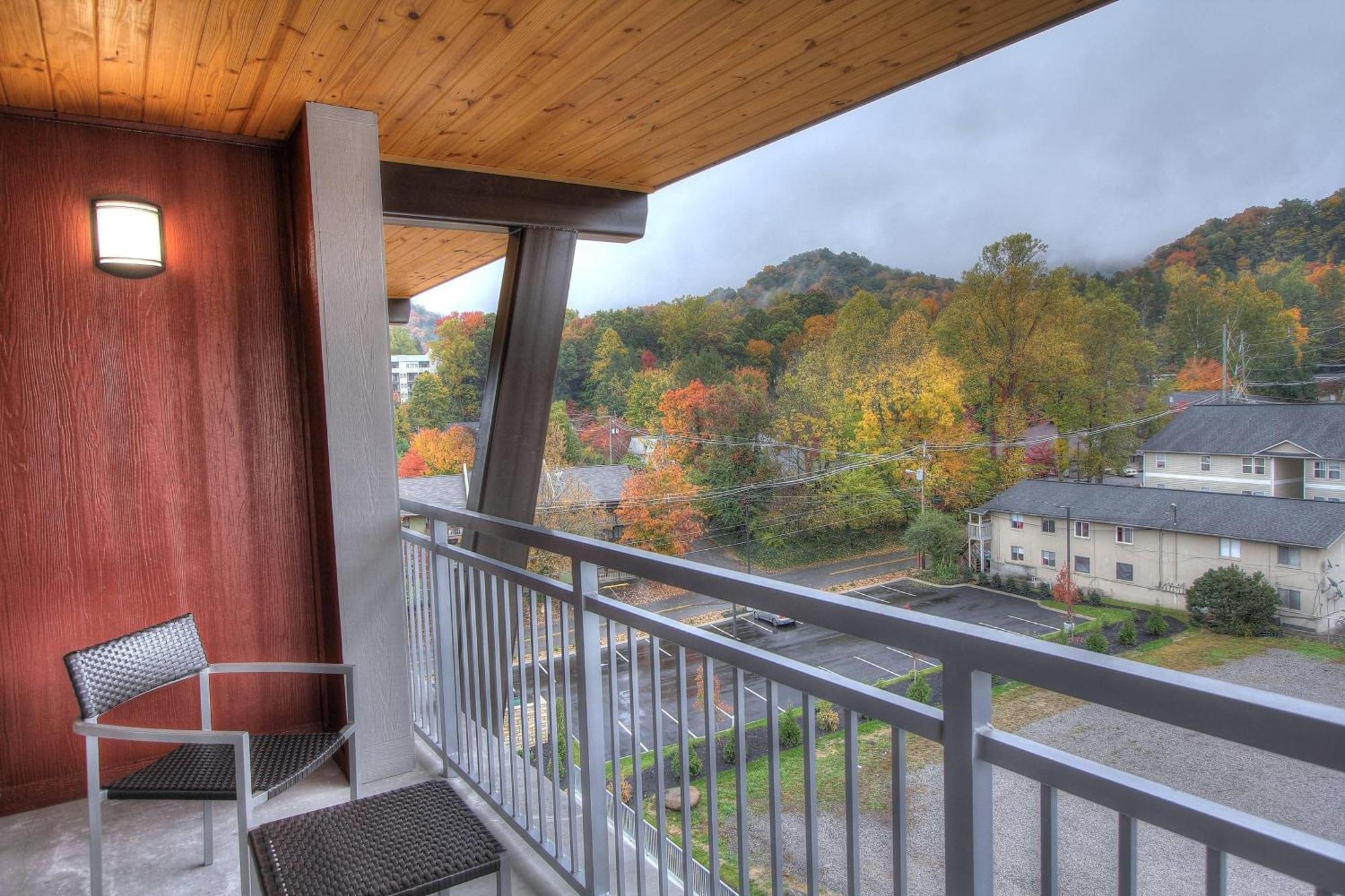 Courtyard By Marriott Gatlinburg Downtown Hotell Exteriör bild