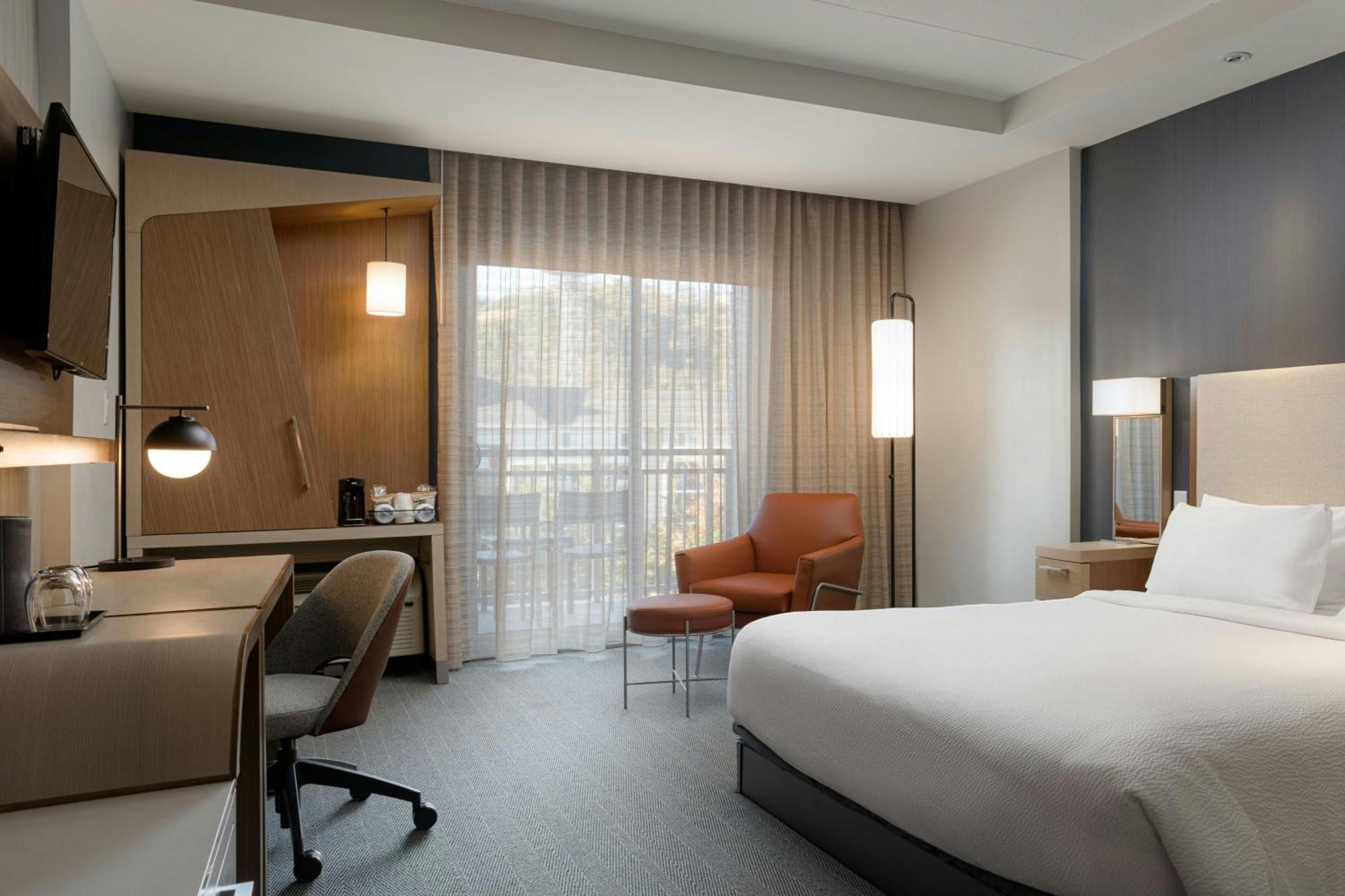 Courtyard By Marriott Gatlinburg Downtown Hotell Exteriör bild